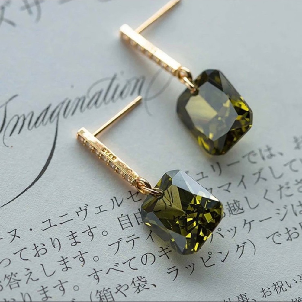 Pure silver gold plated square olive green 2CT emerald drop dangle earrings